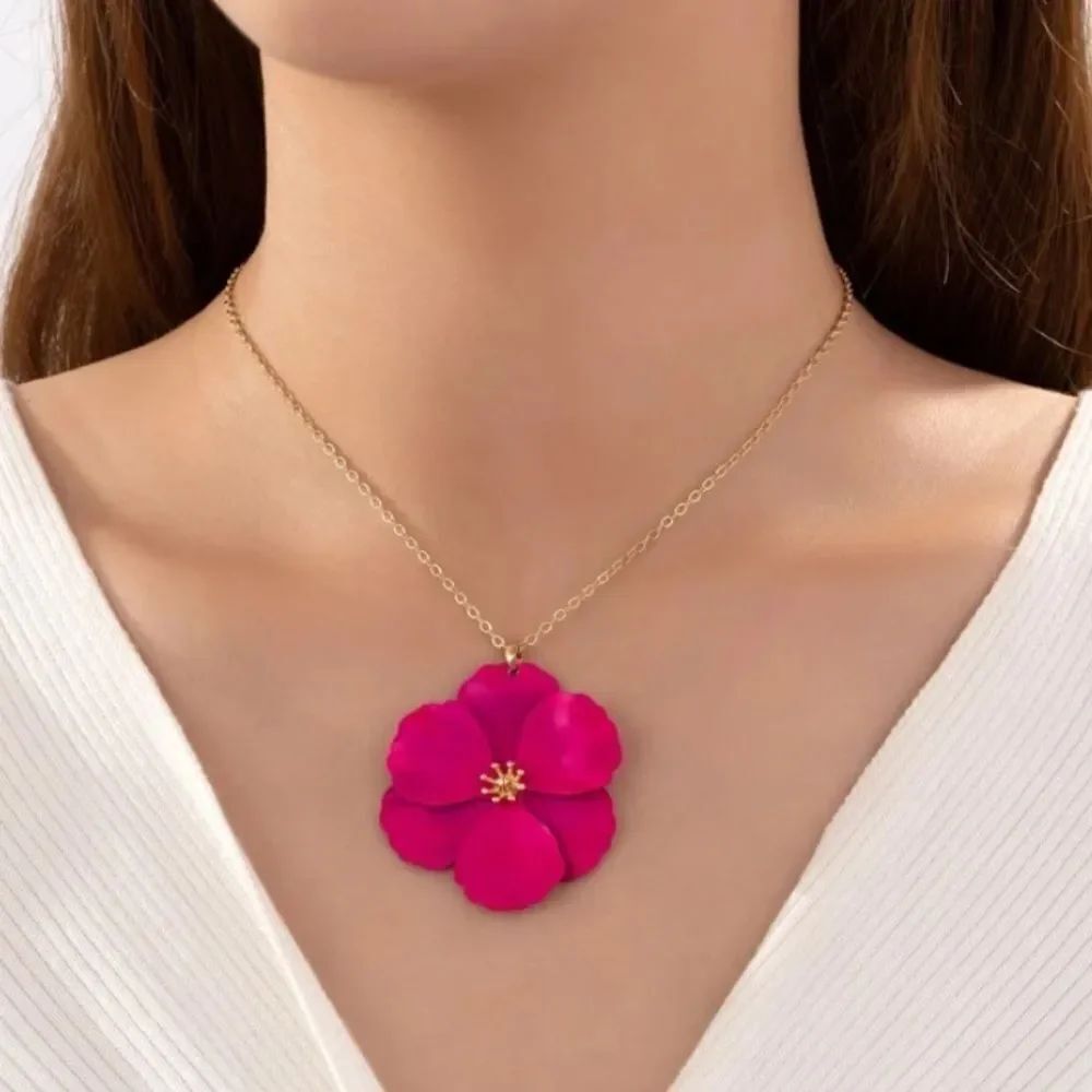 3for$20 1pc Metallic Exaggerated Tender Flower Pendant Necklace
